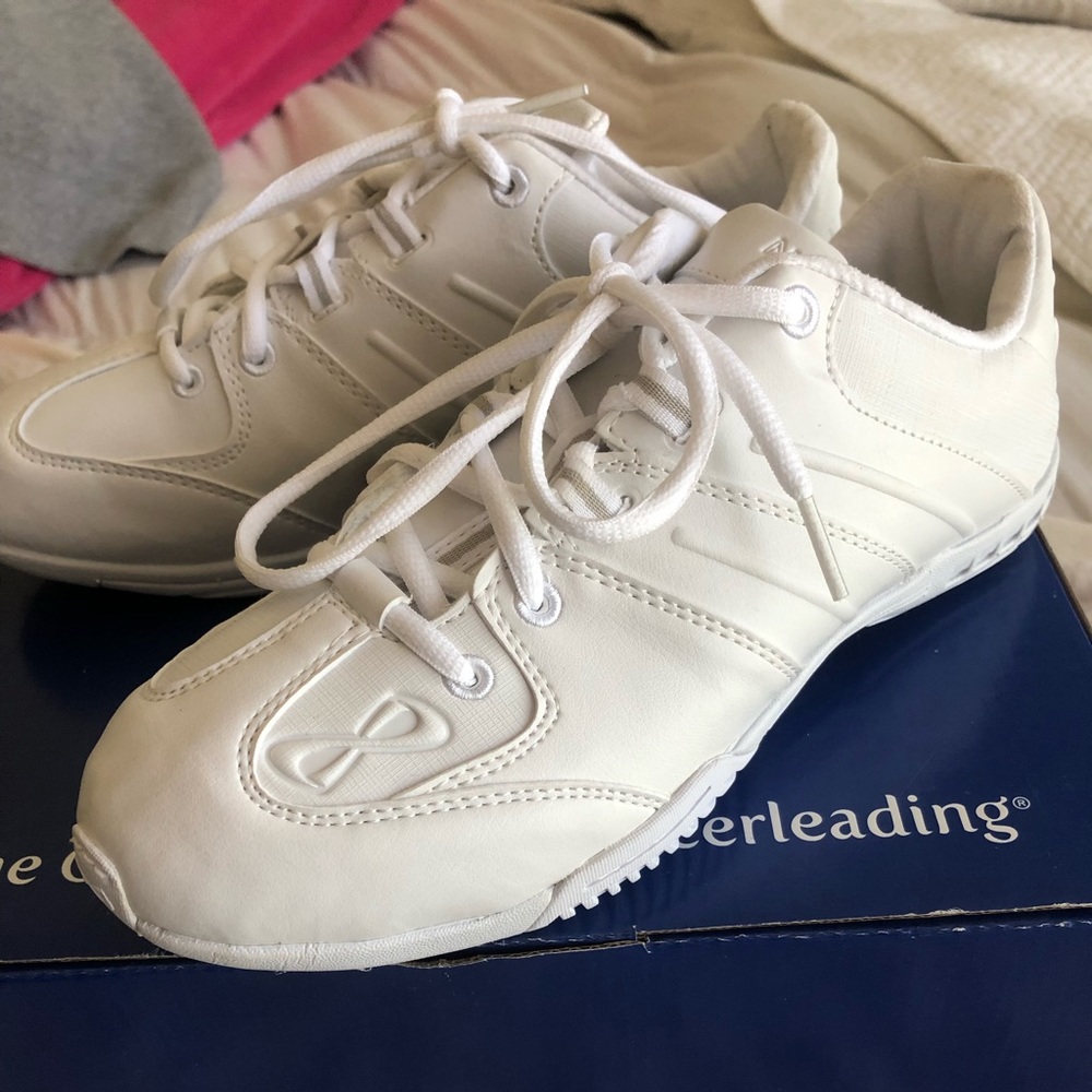 Nfinity women’s game day cheer shoes